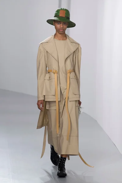 Look 8